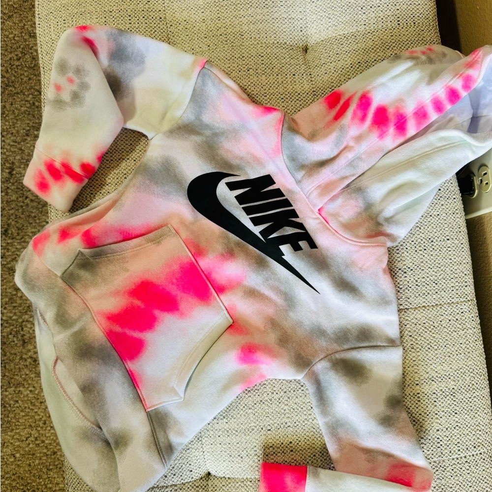 UIEC Nike hoodlie size S